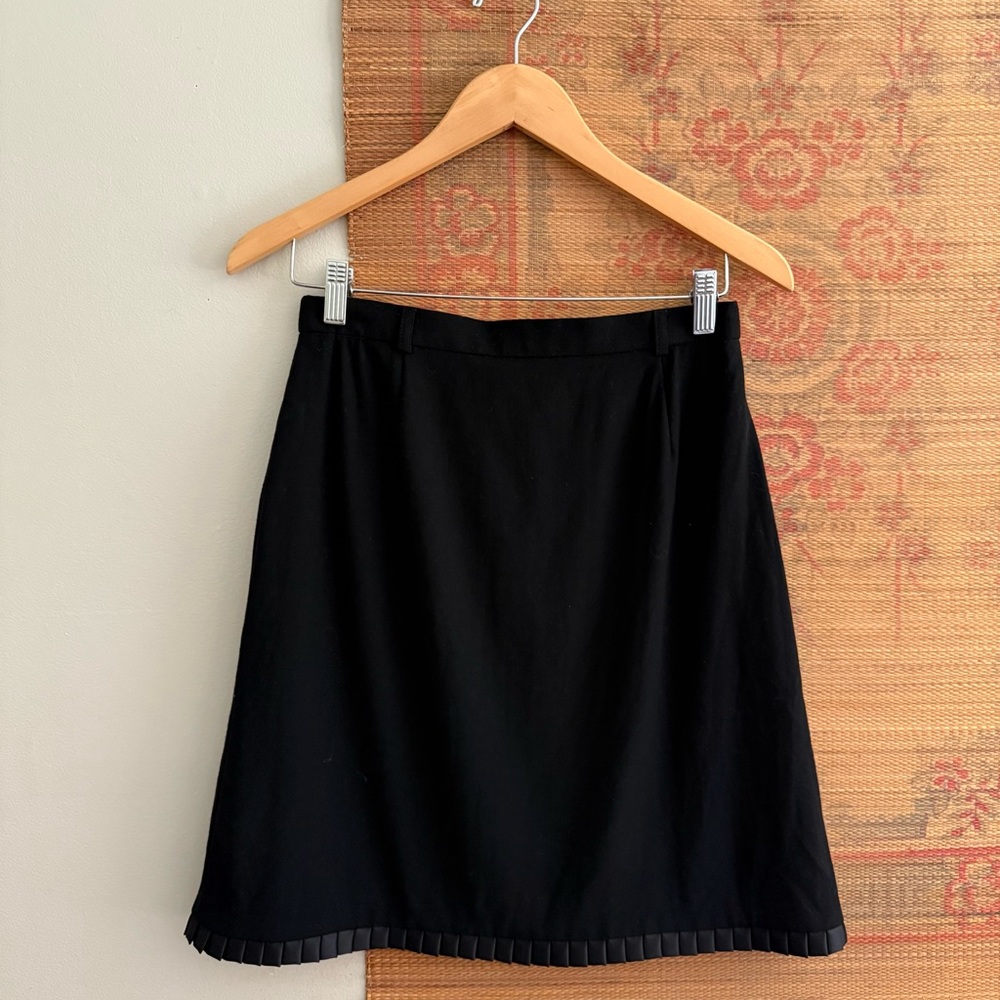 Escada Margaretha Ley Wool Black ALine Short Skirt with Pleated Satin Hem size 8